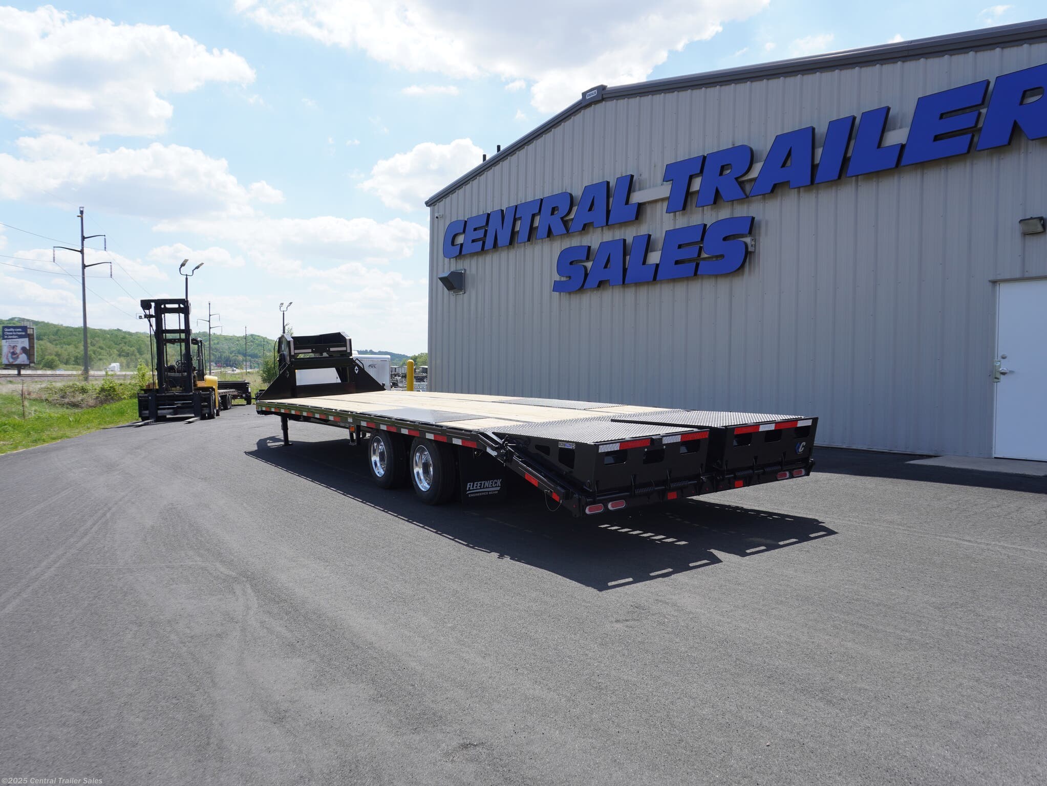 2025 Diamond C FMAX 32ft Gooseneck Deckover - New Deckover/Flat Deck Trailer for sale by Central Trailer Sales in Jordan, Minnesota