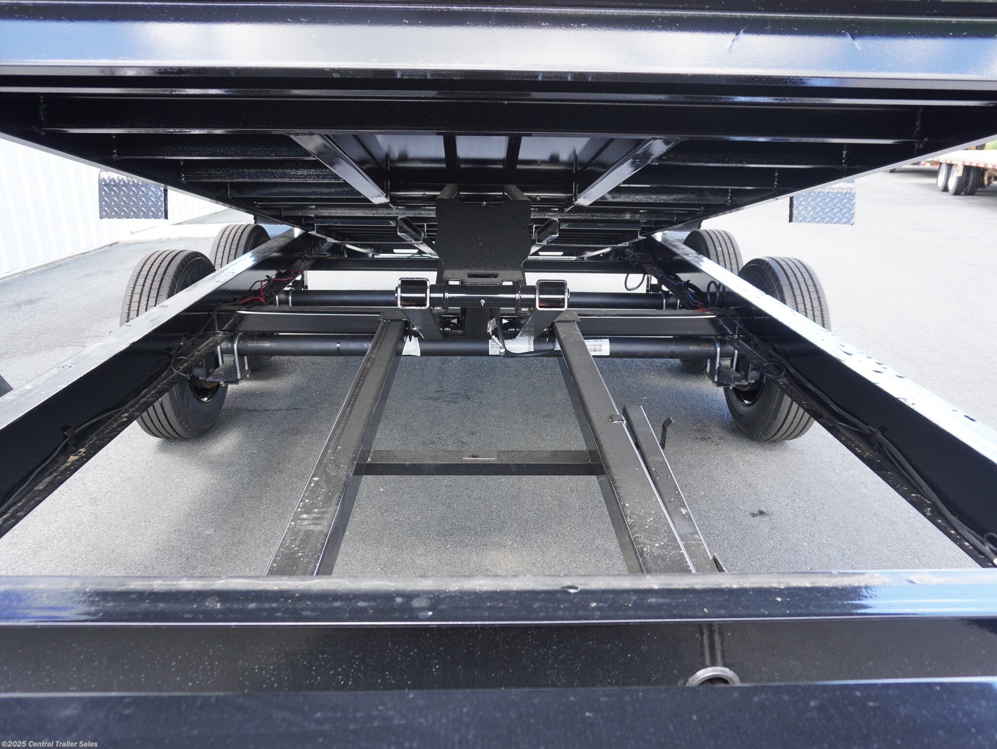 ●TRACK LACER / CAPITAL DRIVE PJ TRAILER 73 in. Round Tube Straight Trailer Axle (7000 lb