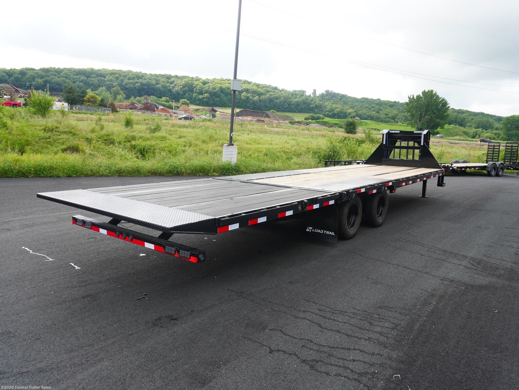 2025 GL 32ft Gooseneck Deckover by Load Trail from Central Trailer Sales in Jordan, Minnesota