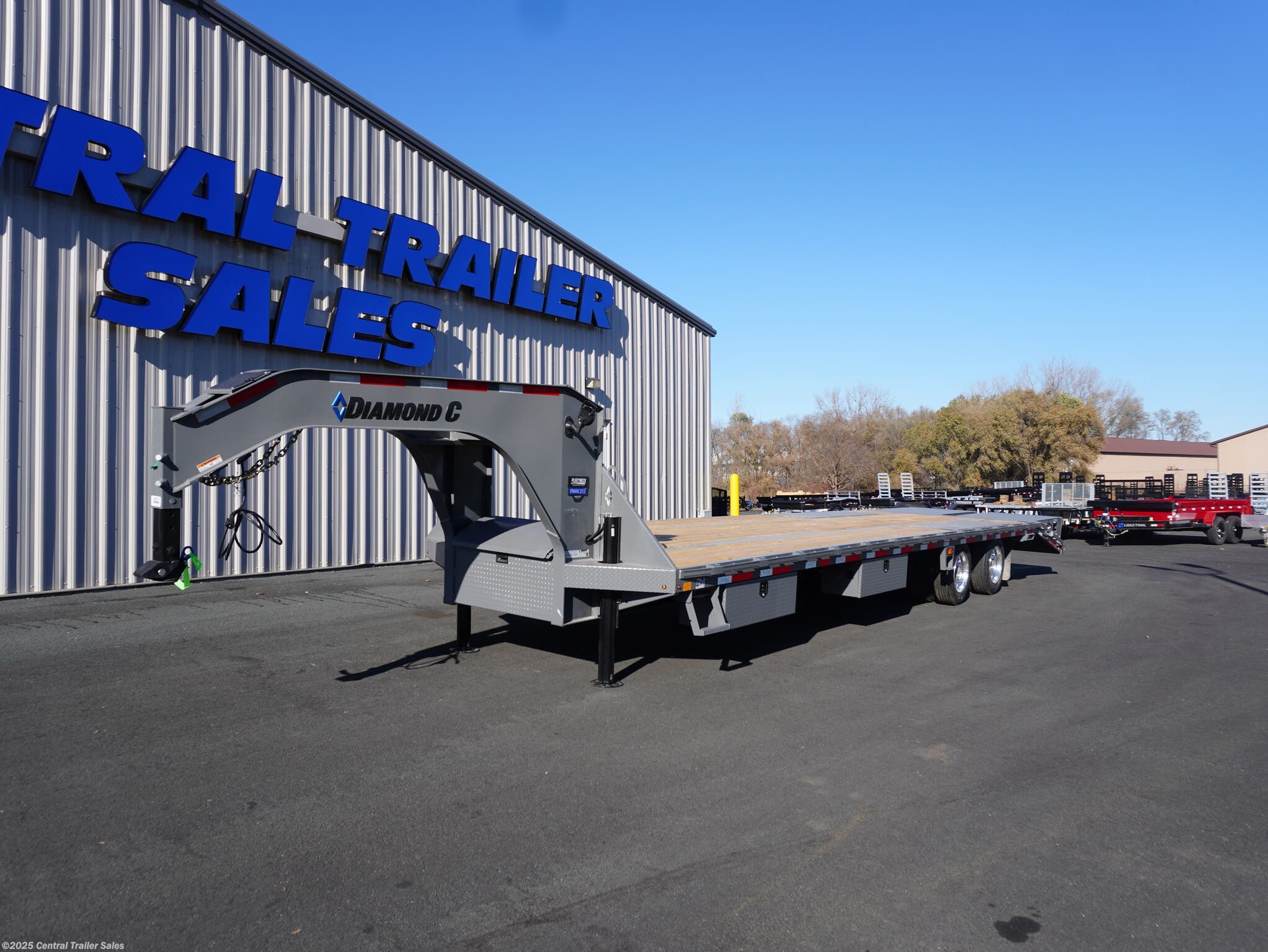 2026 Diamond C FMAX 32ft Gooseneck Deckover