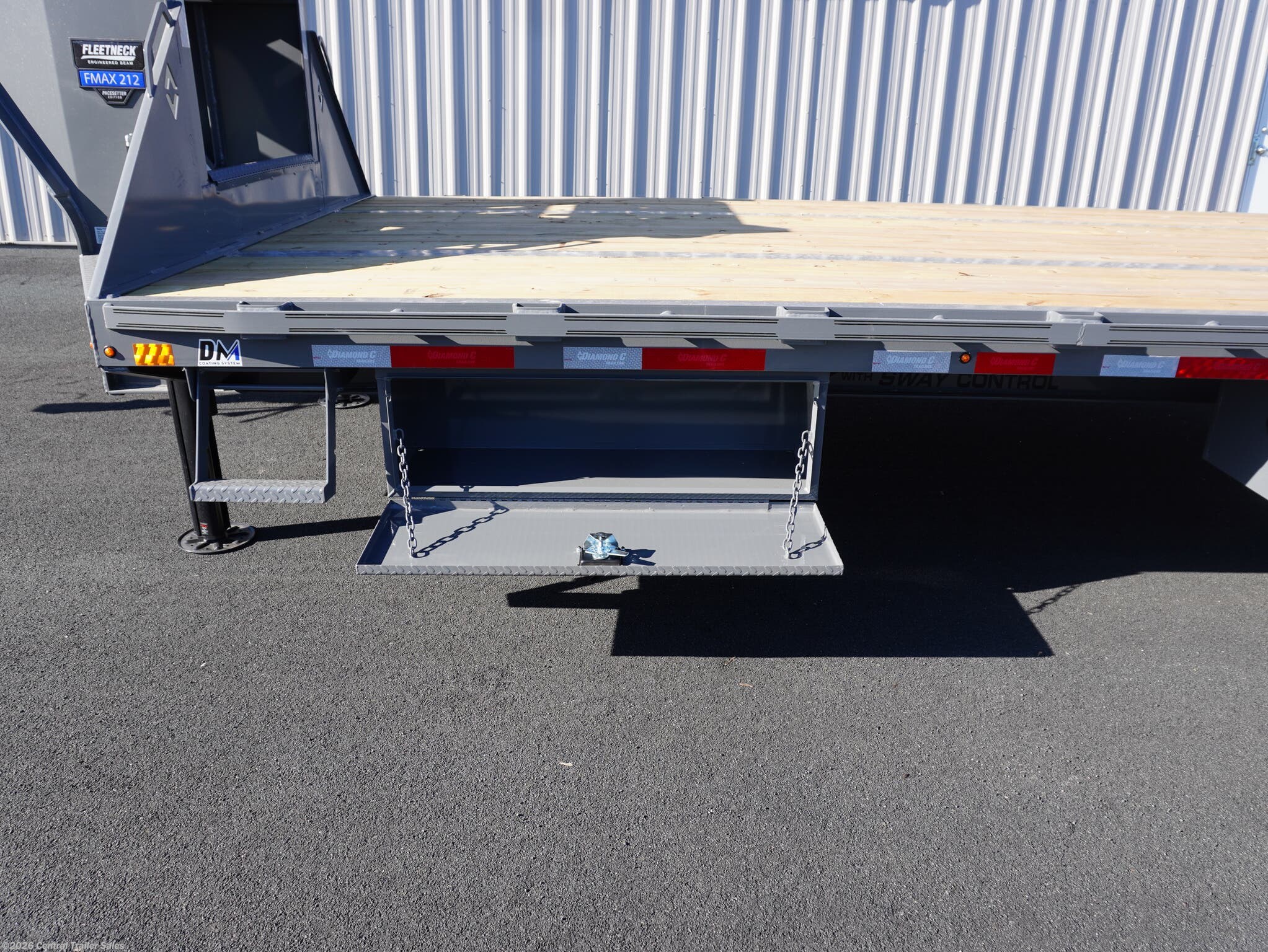 2026 FMAX212 32ft Gooseneck Deckover by Diamond C from Central Trailer Sales in Jordan, Minnesota