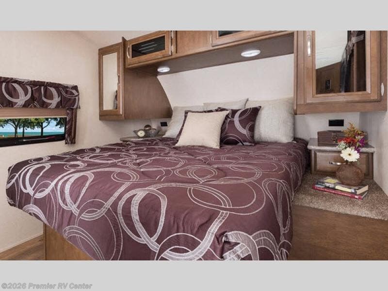 Used 2017 Forest River Wildwood Heritage Glen Hyper-Lyte 24RLSHL available in Lewiston, Idaho