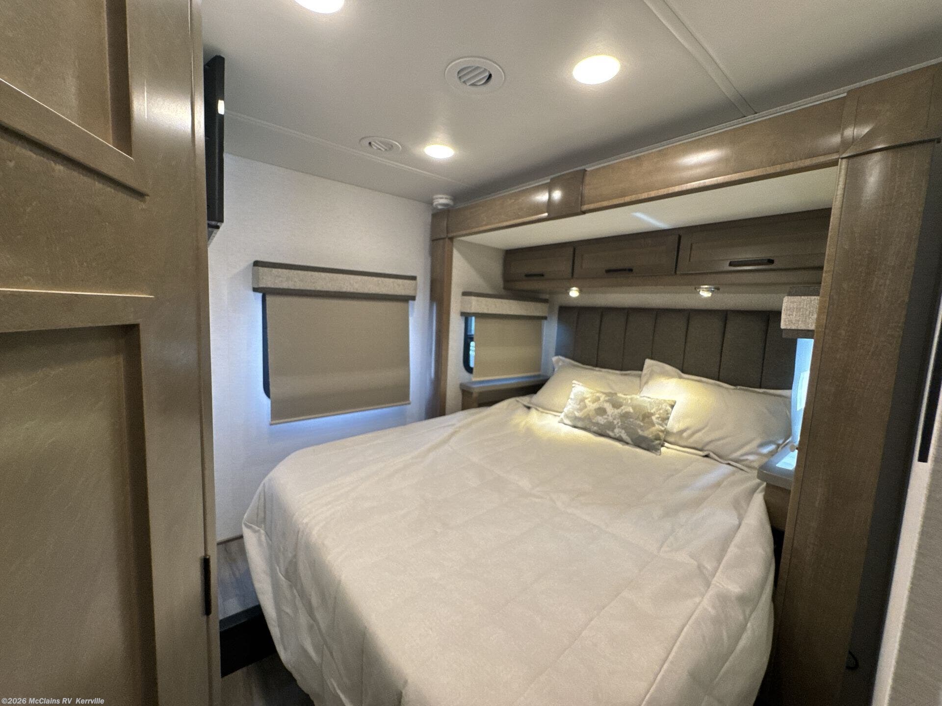 New 2025 Renegade VERACRUZ 32VDS available in Kerrville, Texas