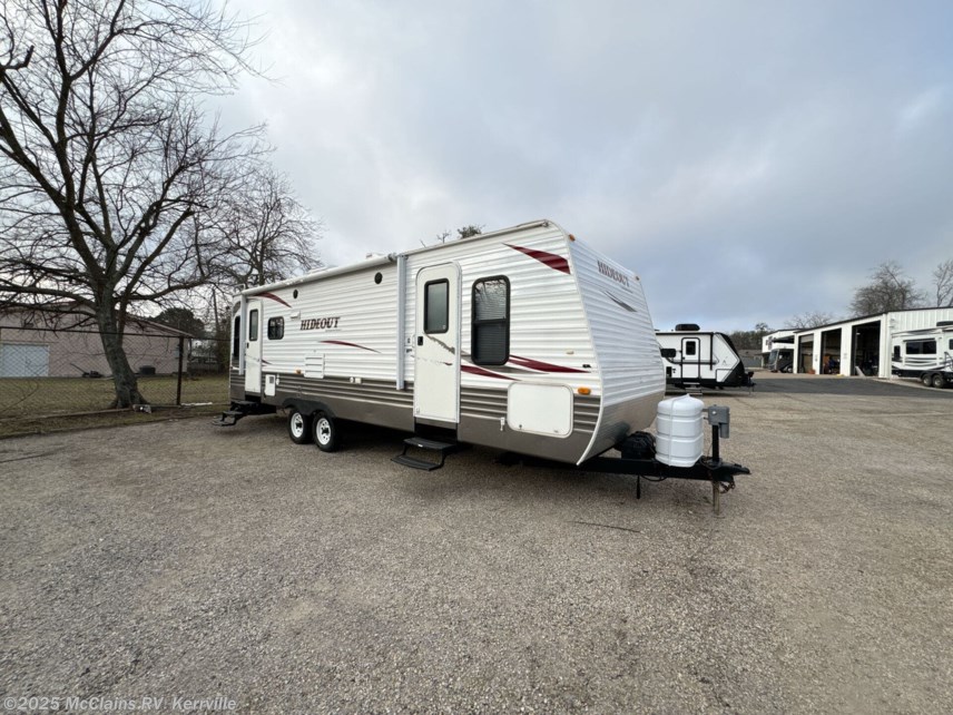 Used 2011 Keystone Hideout 26RLS available in Kerrville, Texas