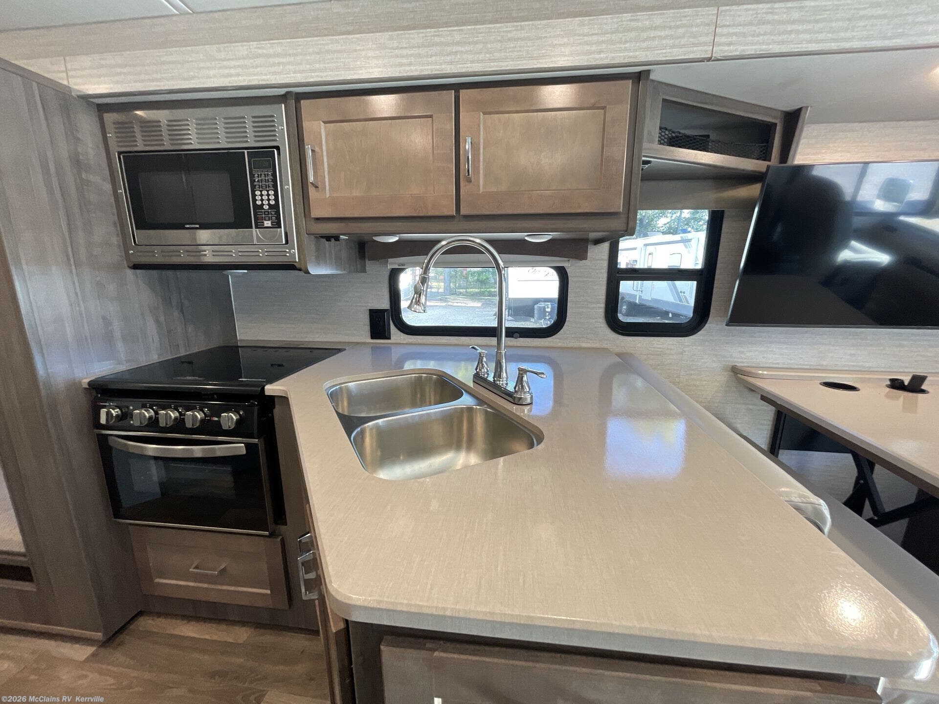 2022 Sunstar 31B by Itasca from McClains RV  in Kerrville, Texas