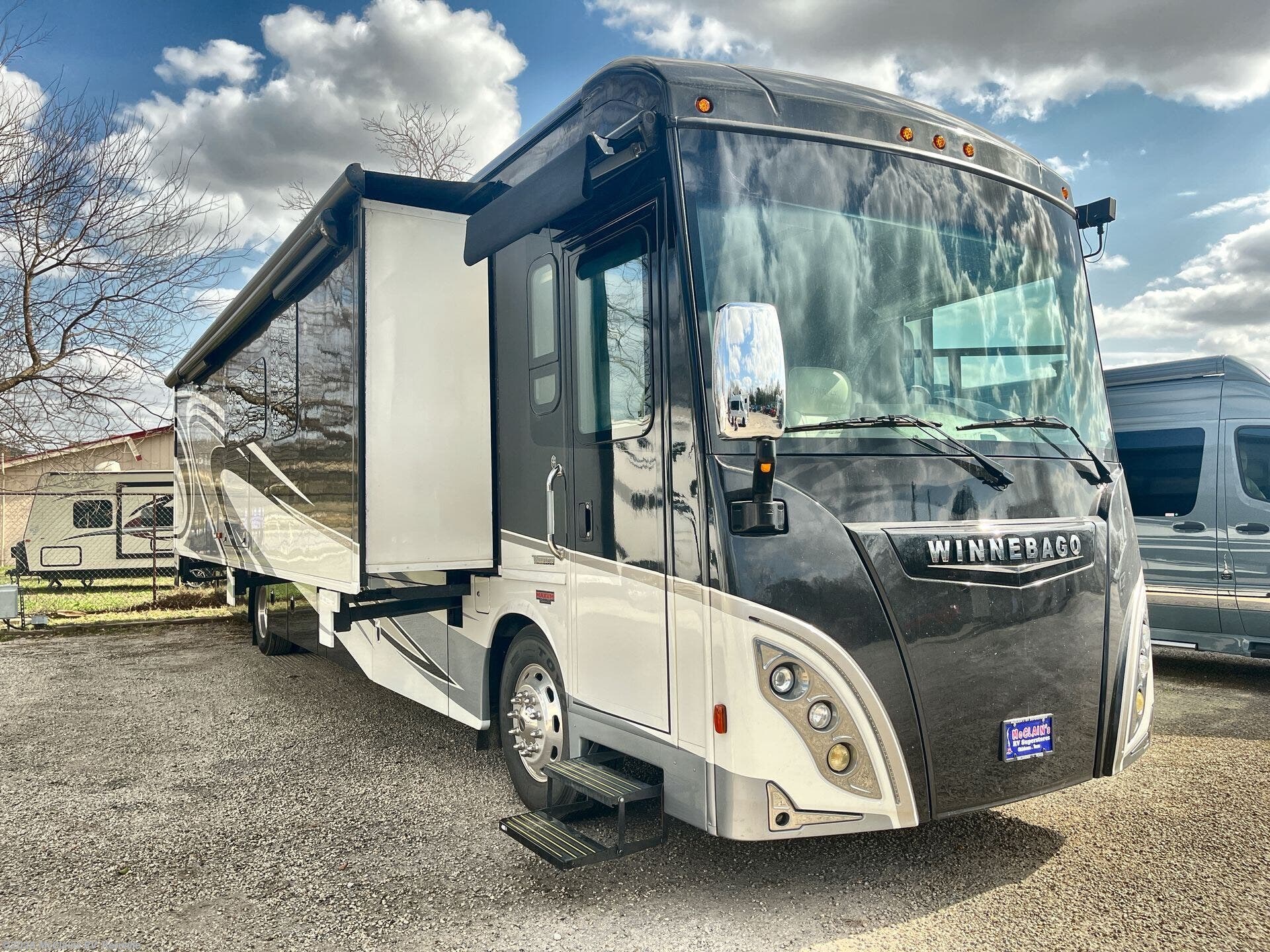 2018 Journey 40J by Winnebago from McClains RV  in Kerrville, Texas