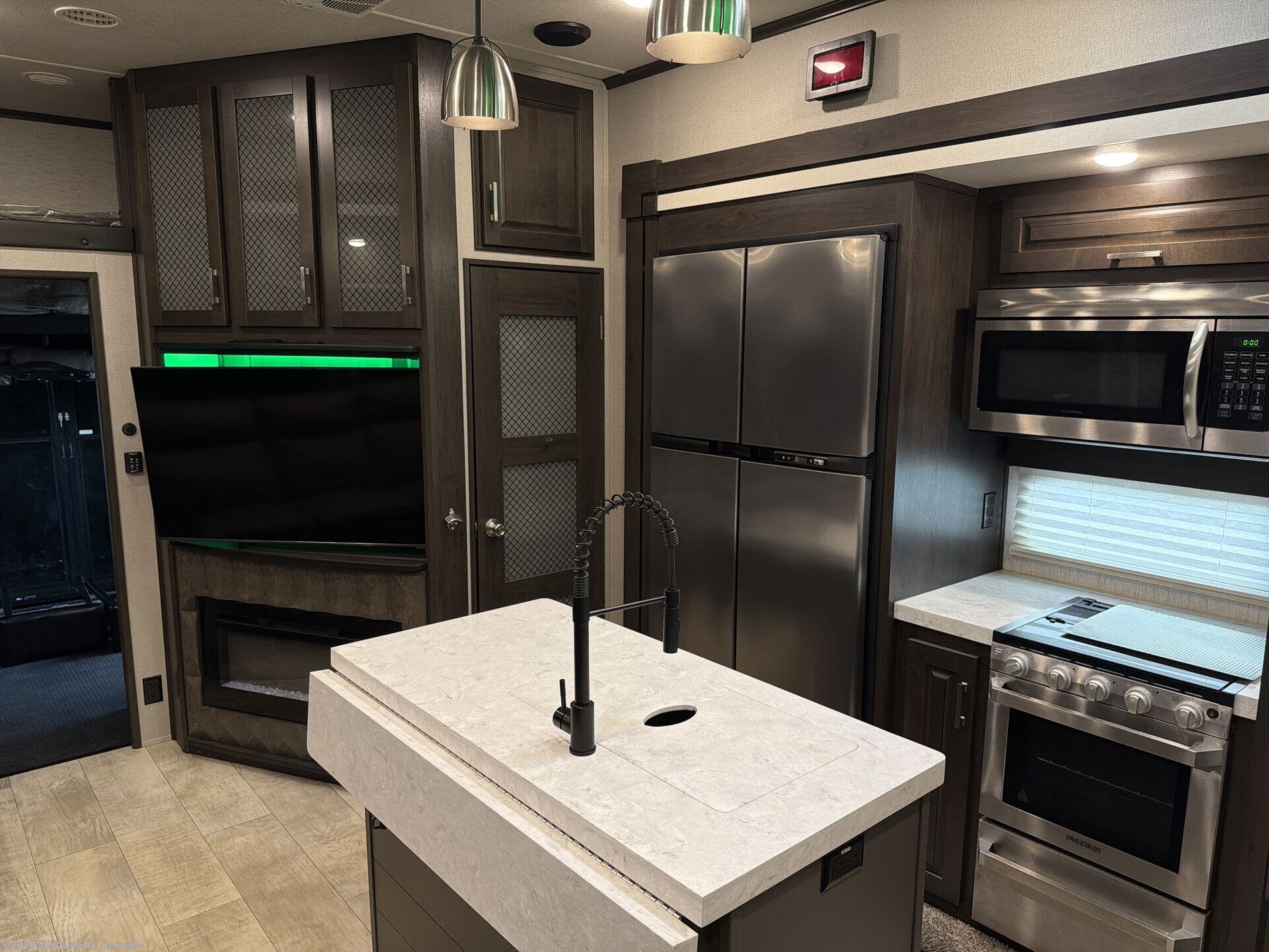 Used 2020 Grand Design Momentum 351M available in Kerrville, Texas