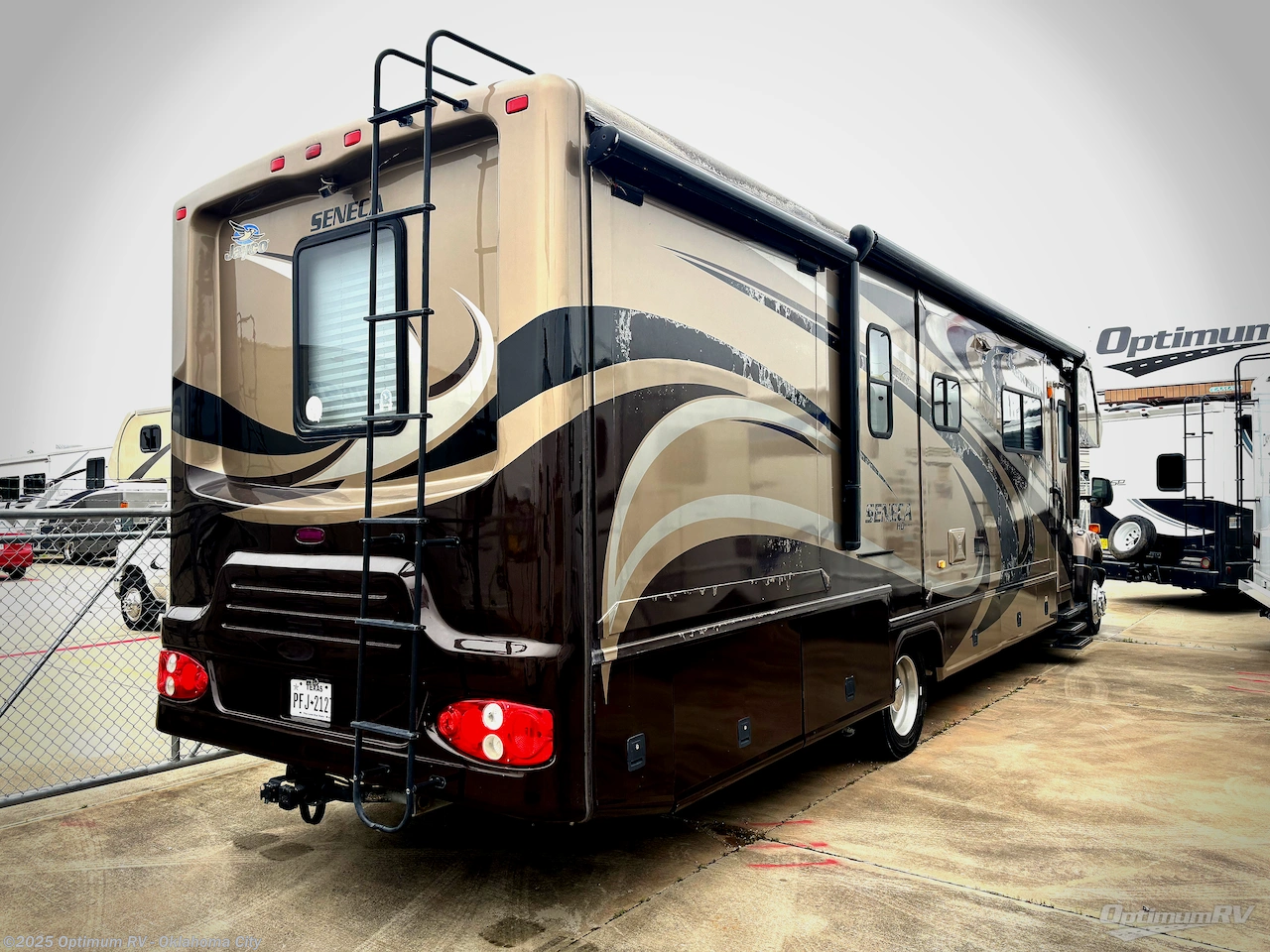 2009 Jayco Seneca HD 35GS - Used Class C For Sale by Optimum RV - Oklahoma City in Moore, Oklahoma features Slideout