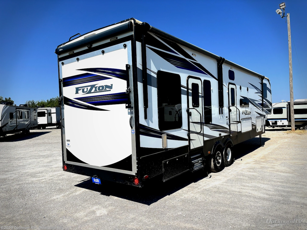 2019 Keystone Fuzion 369 - Used Fifth Wheel For Sale by Optimum RV - Oklahoma City in Moore, Oklahoma features Slideout, Awning