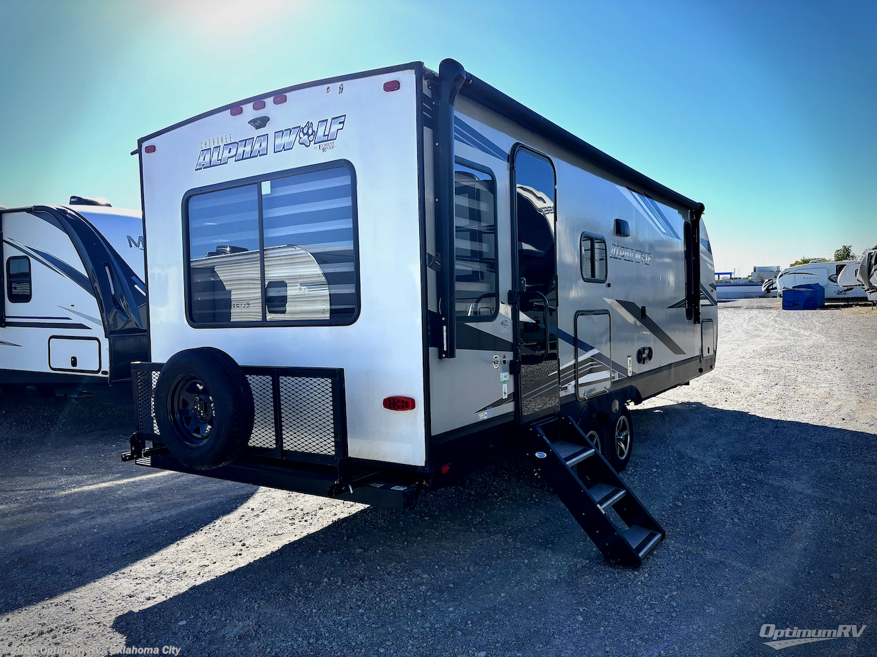 2021 Forest River Cherokee Alpha Wolf 23RD-L - Used Travel Trailer For Sale by Optimum RV - Oklahoma City in Moore, Oklahoma features Slideout, Awning