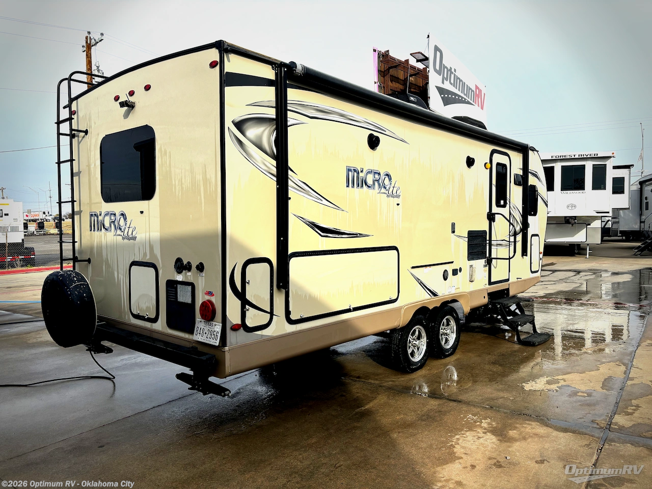2018 Forest River Flagstaff Micro Lite 25FKS - Used Travel Trailer For Sale by Optimum RV - Oklahoma City in Moore, Oklahoma features Awning, Slideout