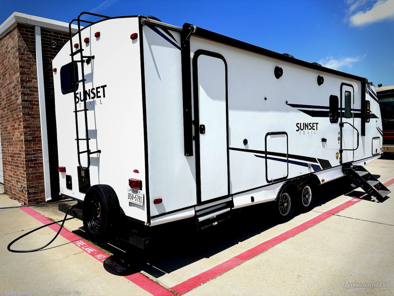 2021 CrossRoads Sunset Trail SS272BH - Used Travel Trailer For Sale by Optimum RV - Oklahoma City in Moore, Oklahoma features Awning, Slideout