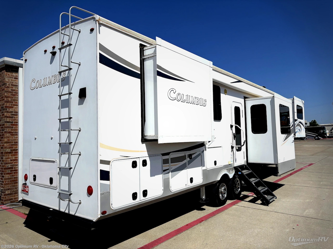 2021 Palomino Columbus 389FLC - Used Fifth Wheel For Sale by Optimum RV - Oklahoma City in Moore, Oklahoma features Slideout, Awning