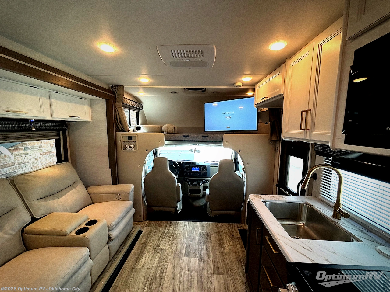 Used 2024 Thor Chateau 25V available in Moore, Oklahoma