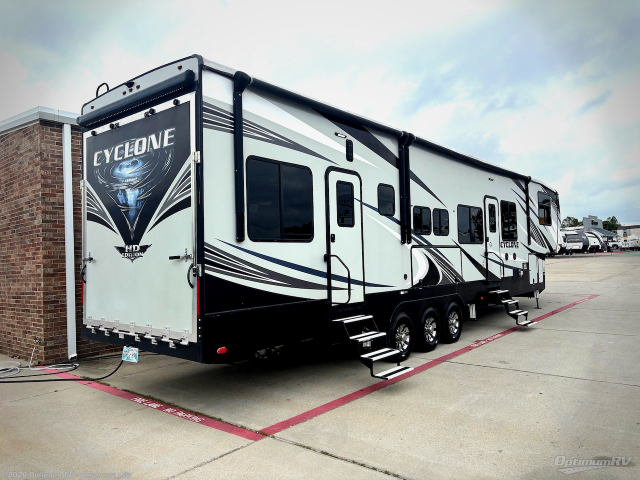 2019 Heartland Cyclone 4101KING - Used Fifth Wheel For Sale by Optimum RV - Oklahoma City in Moore, Oklahoma features Awning, Slideout