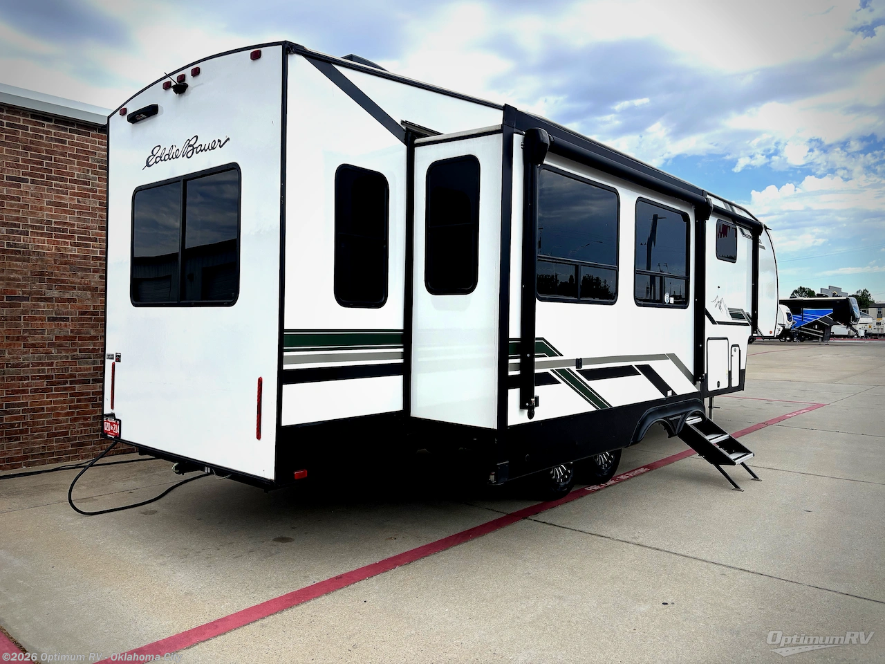 2024 Dutchmen Eddie Bauer 3100RL - Used Fifth Wheel For Sale by Optimum RV - Oklahoma City in Moore, Oklahoma features Slideout, Awning