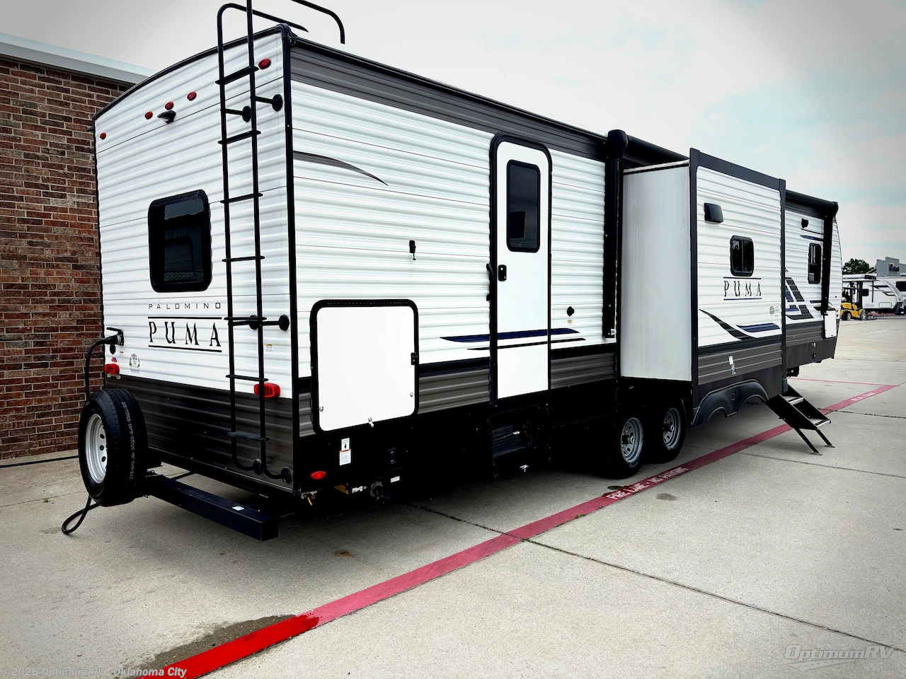 2022 Palomino Puma 32BH2B - Used Travel Trailer For Sale by Optimum RV - Oklahoma City in Moore, Oklahoma features Slideout, Awning