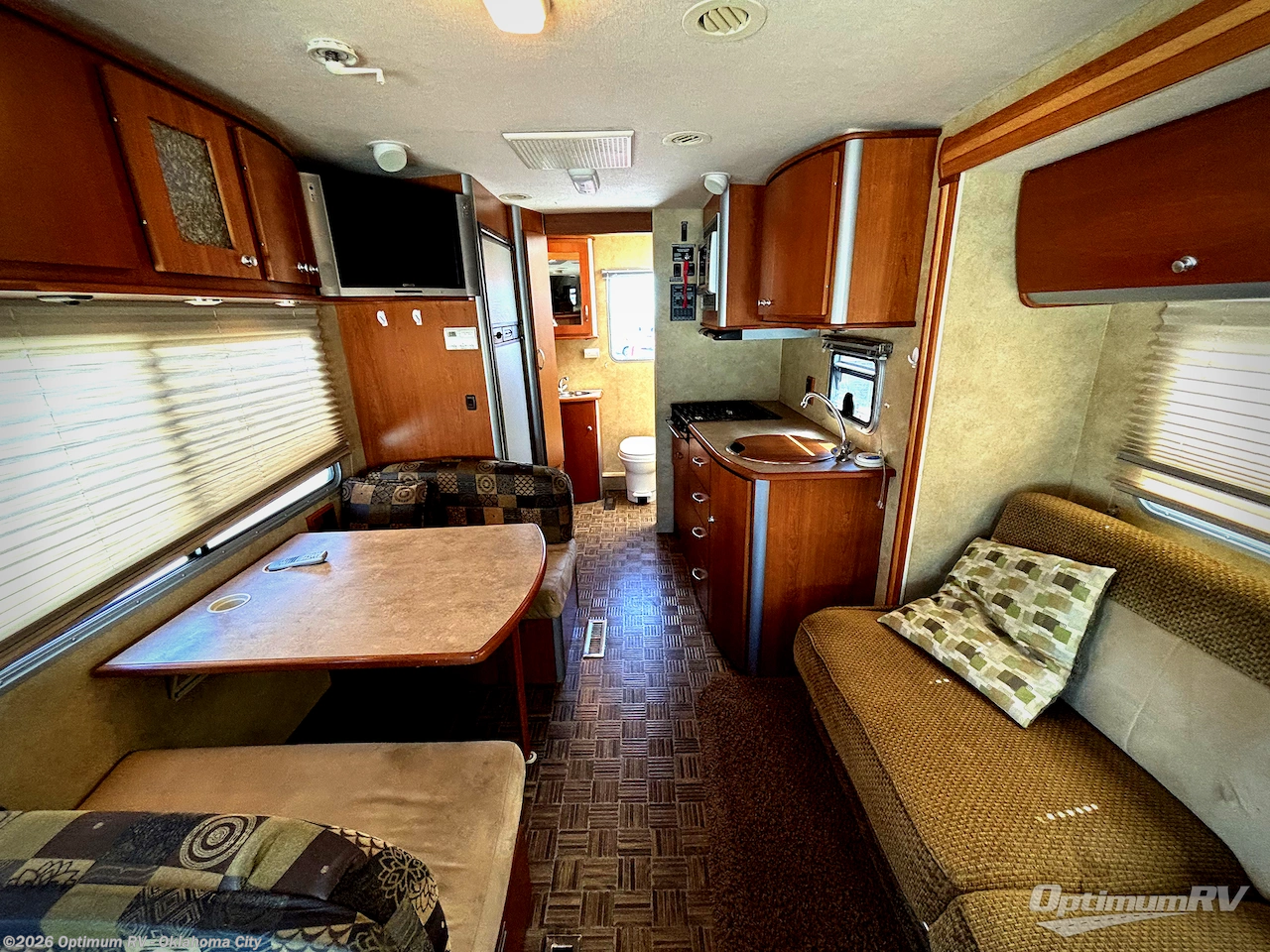 Used 2008 Itasca Navion 24H available in Moore, Oklahoma