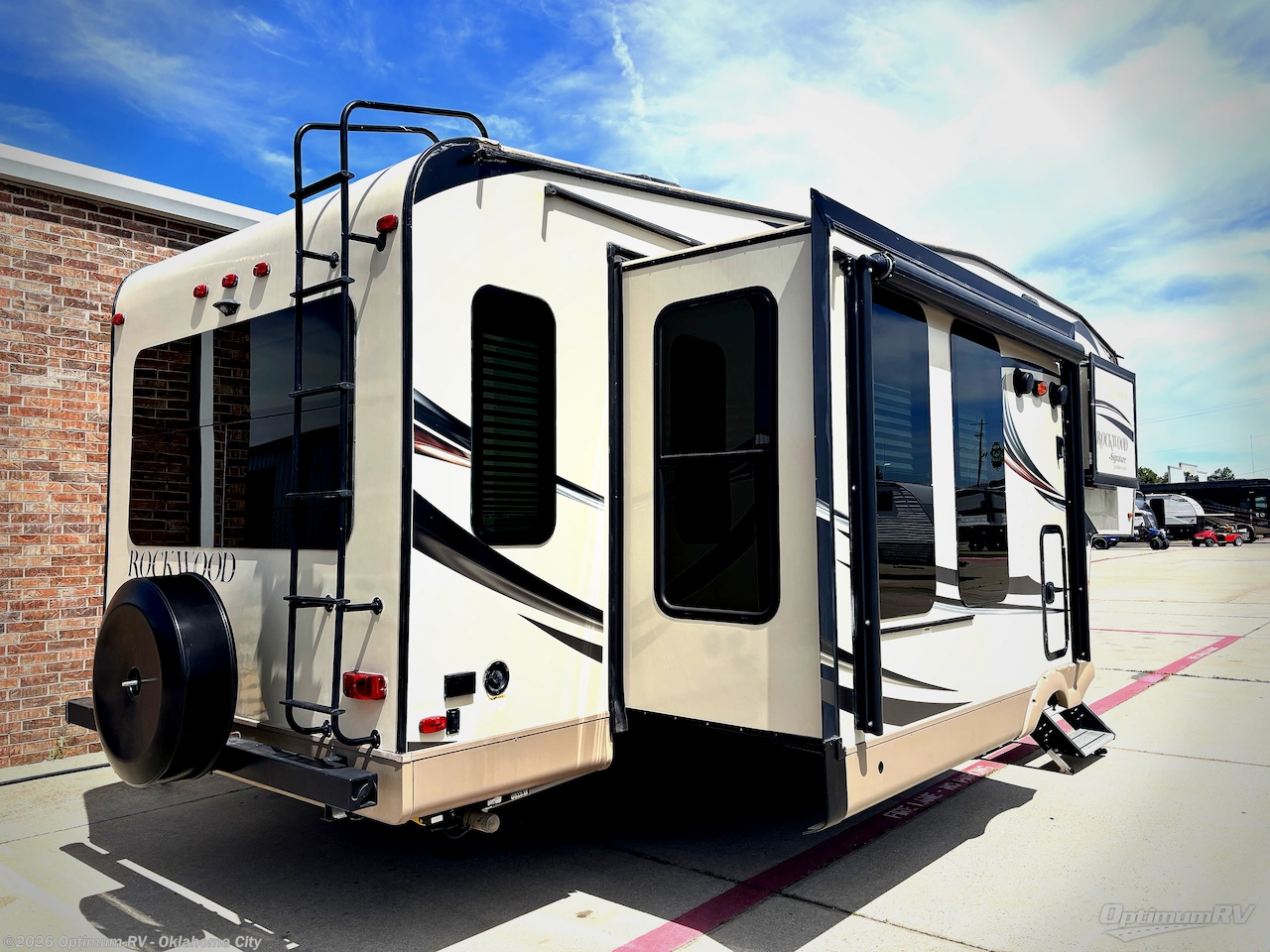2015 Rockwood Signature Ultra Lite 8289WS by Forest River from Optimum RV - Oklahoma City in Moore, Oklahoma