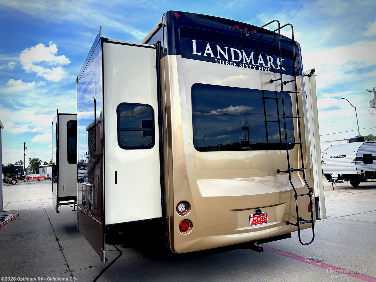 2021 Heartland Landmark 365 TUCSON - Used Fifth Wheel For Sale by Optimum RV - Oklahoma City in Moore, Oklahoma features Slideout, Awning