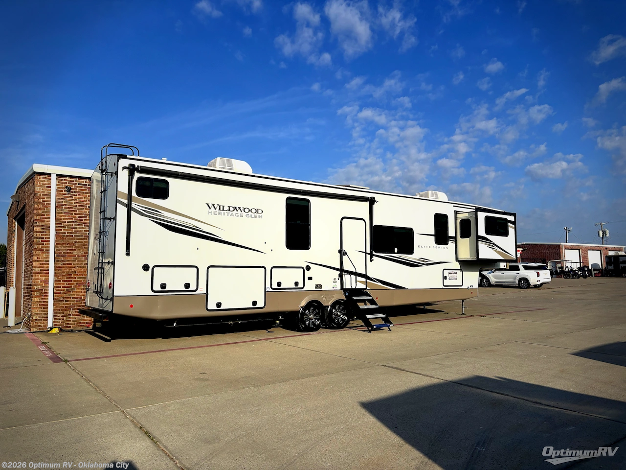 2022 Forest River Wildwood Heritage Glen Elite Series 36FL - Used Fifth Wheel For Sale by Optimum RV - Oklahoma City in Moore, Oklahoma features Slideout, Awning