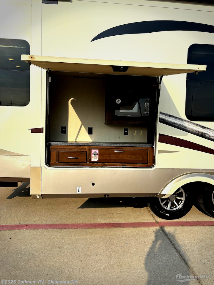 Used 2019 Palomino Columbus F298RL available in Moore, Oklahoma