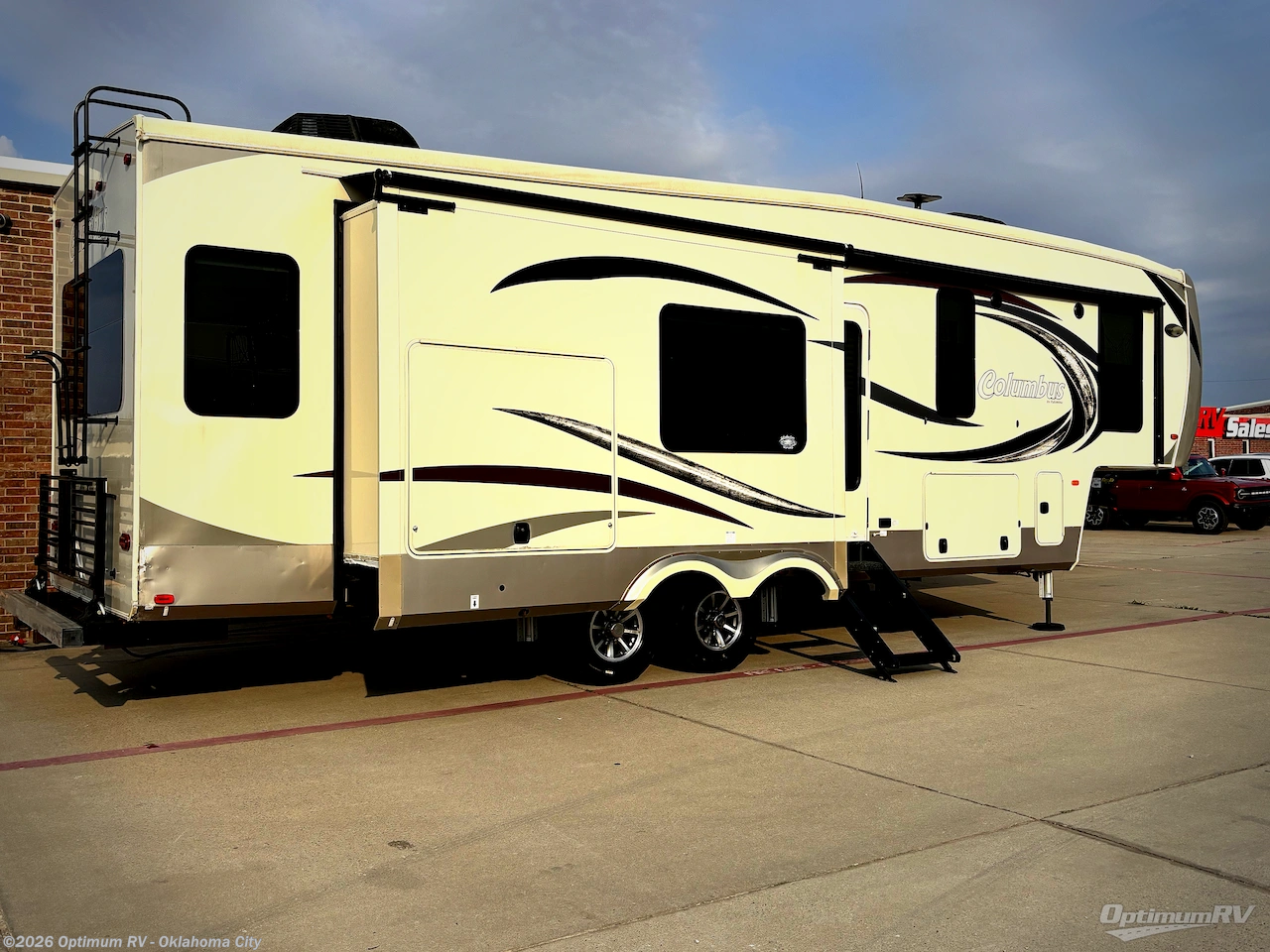 2019 Palomino Columbus F298RL - Used Fifth Wheel For Sale by Optimum RV - Oklahoma City in Moore, Oklahoma features Awning, Slideout