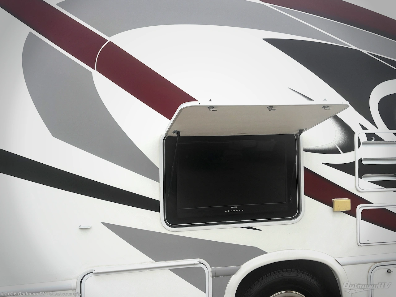 Used 2022 Thor Chateau 27R available in Moore, Oklahoma