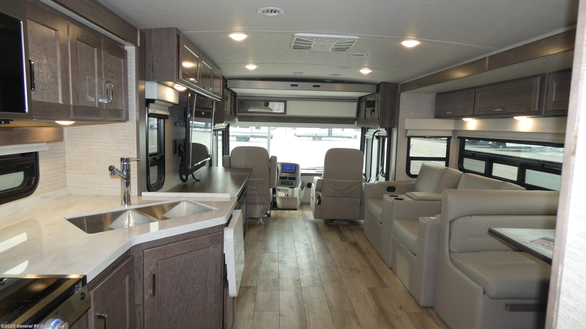 New 2025 Winnebago Forza 36H available in Salisbury, North Carolina