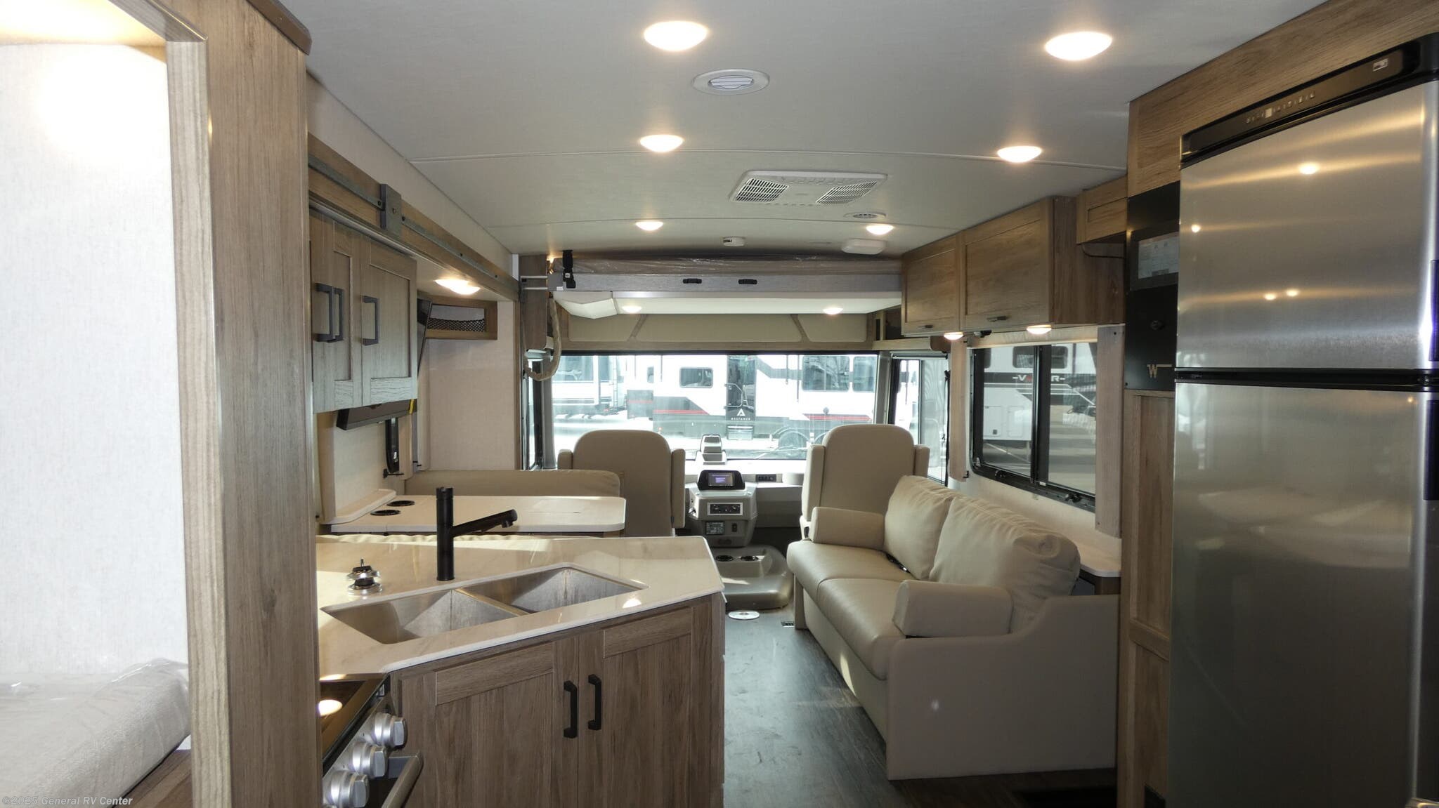 New 2025 Winnebago Sunstar 31B available in Salisbury, North Carolina