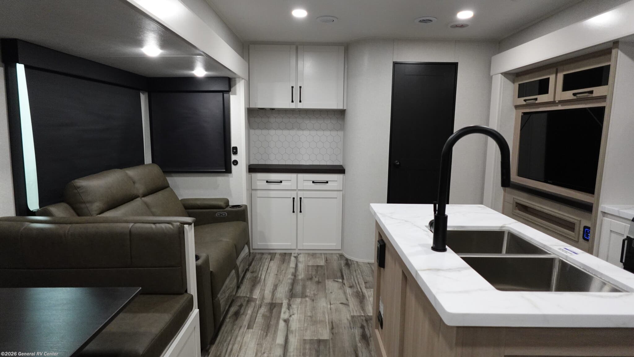 2026 Highland Ridge Roamer Light Duty 31TBTS - New Travel Trailer For Sale by General RV Center in Salisbury, North Carolina