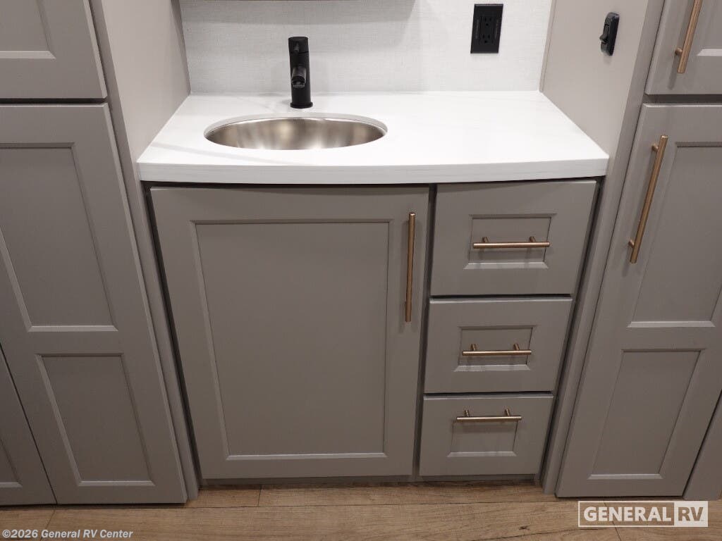 New 2026 Alliance RV Benchmark 44LFT available in Salisbury, North Carolina