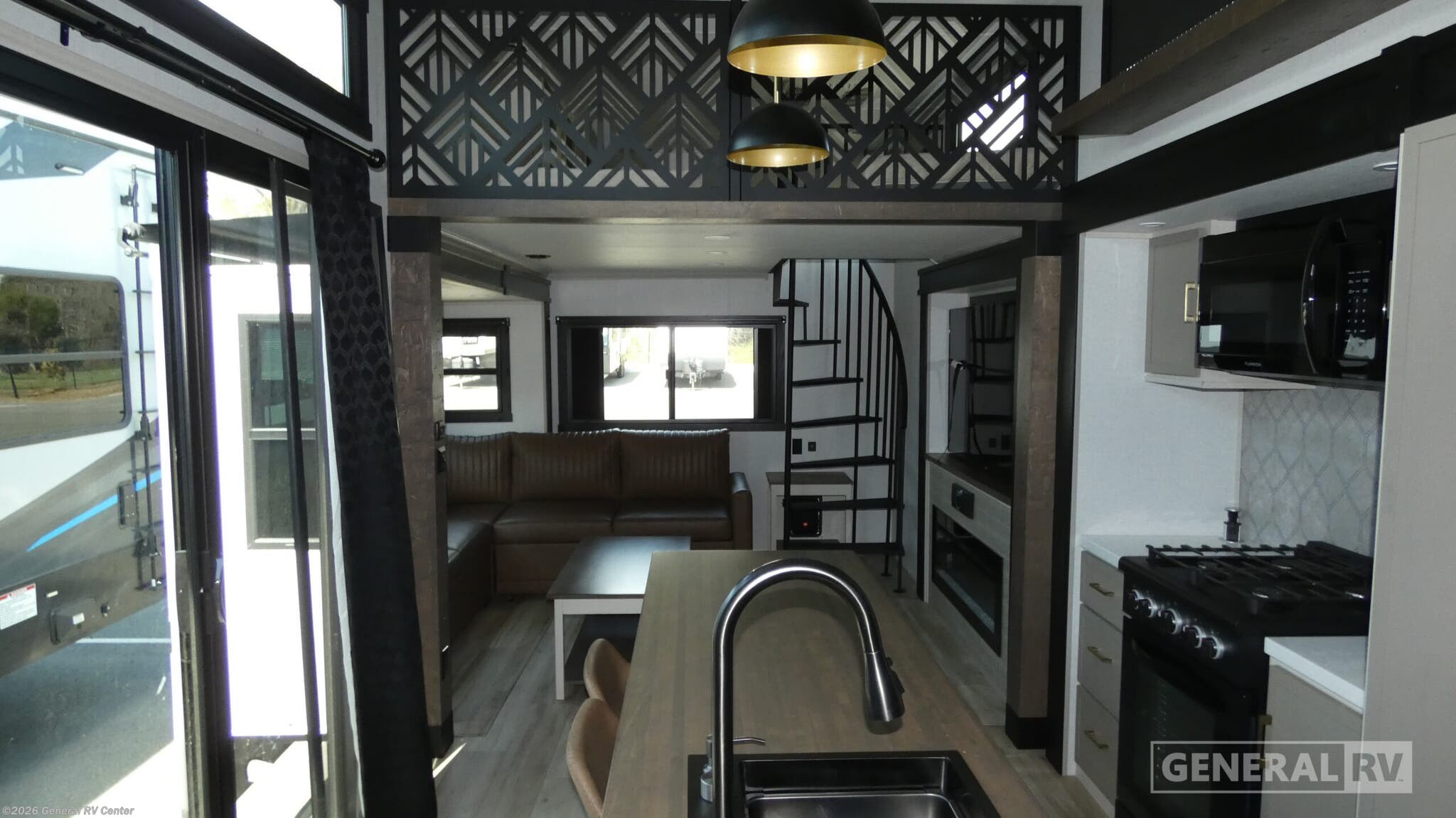 2025 Forest River Wildwood Heritage Glen ROOST43 - Used Fifth Wheel For Sale by General RV Center in Salisbury, North Carolina