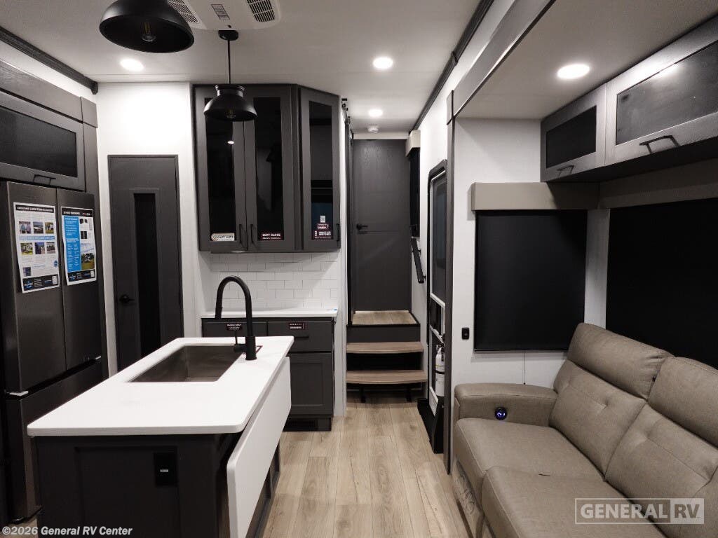 New 2025 Alliance RV Valor 41V16 available in Salisbury, North Carolina