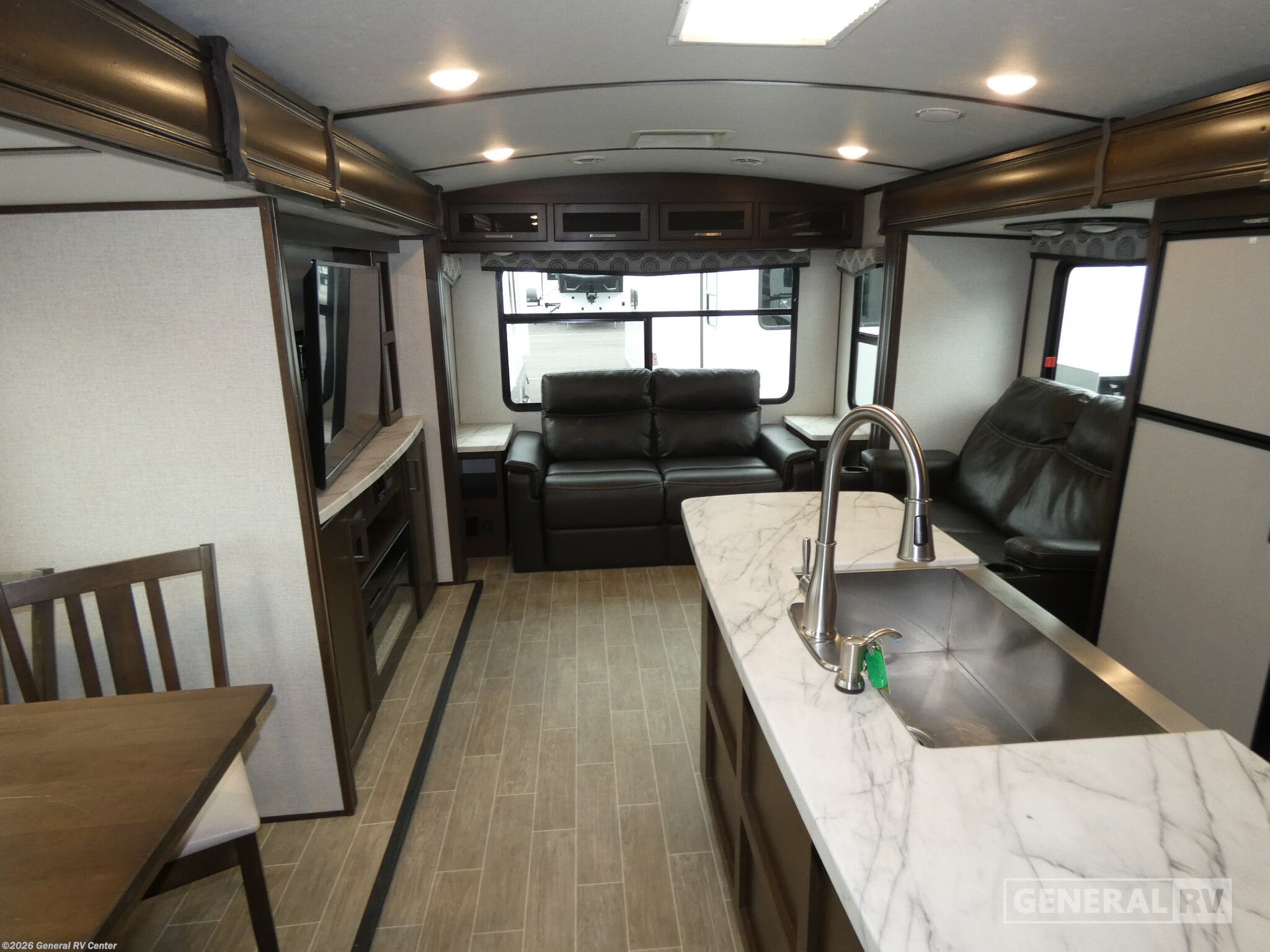 2021 Dutchmen Atlas 3302RL - Used Travel Trailer For Sale by General RV Center in Salisbury, North Carolina