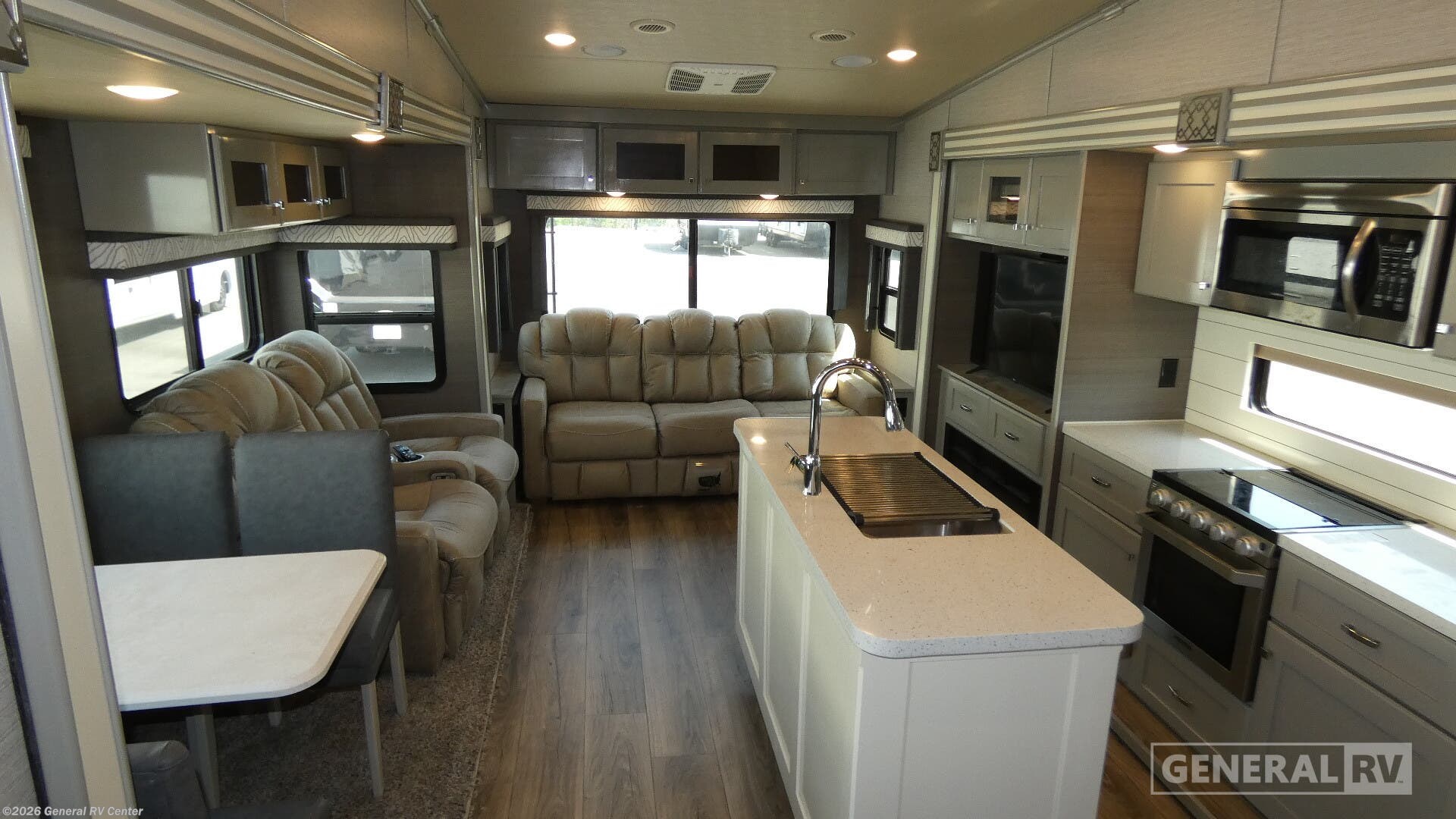 2021 Vanleigh PineCrest 335RLP - Used Fifth Wheel For Sale by General RV Center in Salisbury, North Carolina