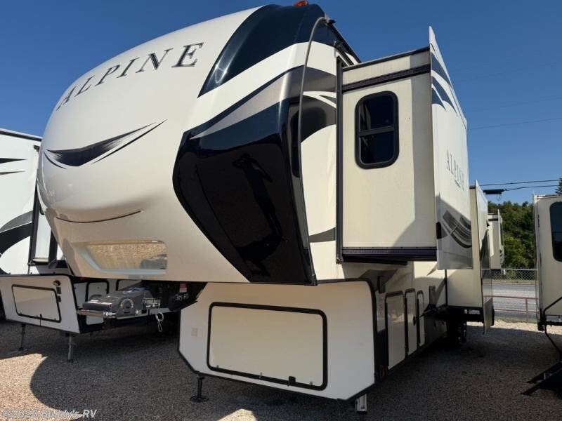 2020 Keystone Alpine 3851RD - Used Fifth Wheel For Sale by Buddy's RV in Cleburne, Texas
