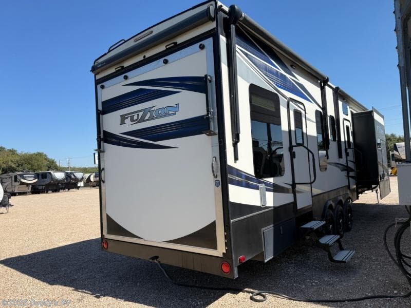 Used 2018 Keystone Fuzion 427 available in Cleburne, Texas