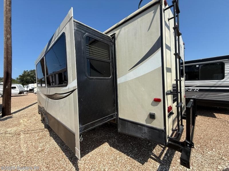 2018 Cougar X-Lite 33MLS by Keystone from Buddy's RV in Cleburne, Texas