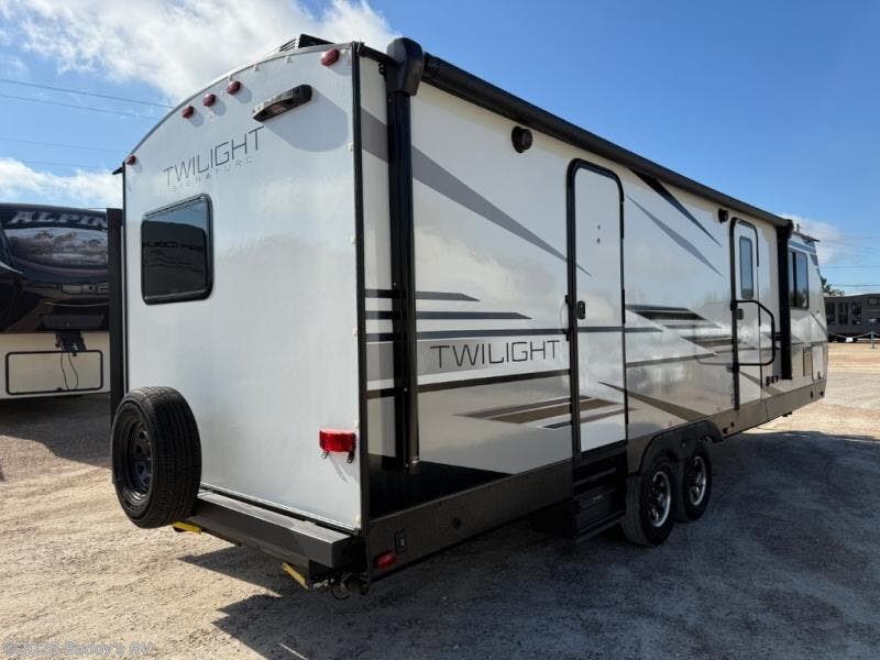 Used 2022 Cruiser RV Twilight Signature TWS 2840 available in Cleburne, Texas