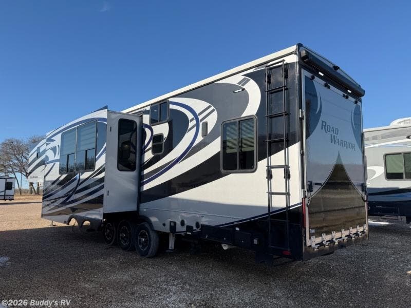 2018 Road Warrior 427 by Heartland from Buddy's RV in Cleburne, Texas