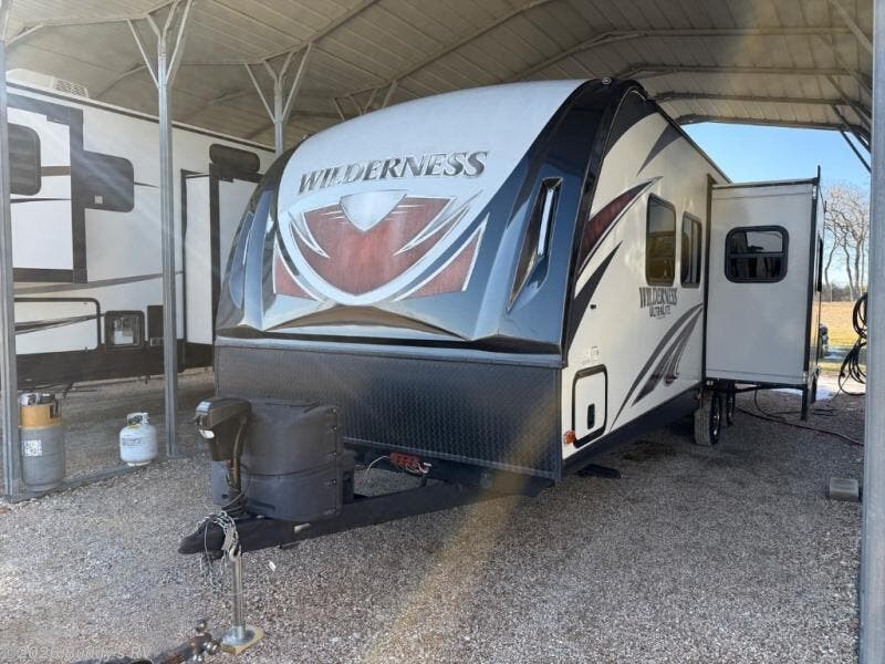 2018 Heartland Wilderness 2450FB - Used Travel Trailer For Sale by Buddy's RV in Cleburne, Texas