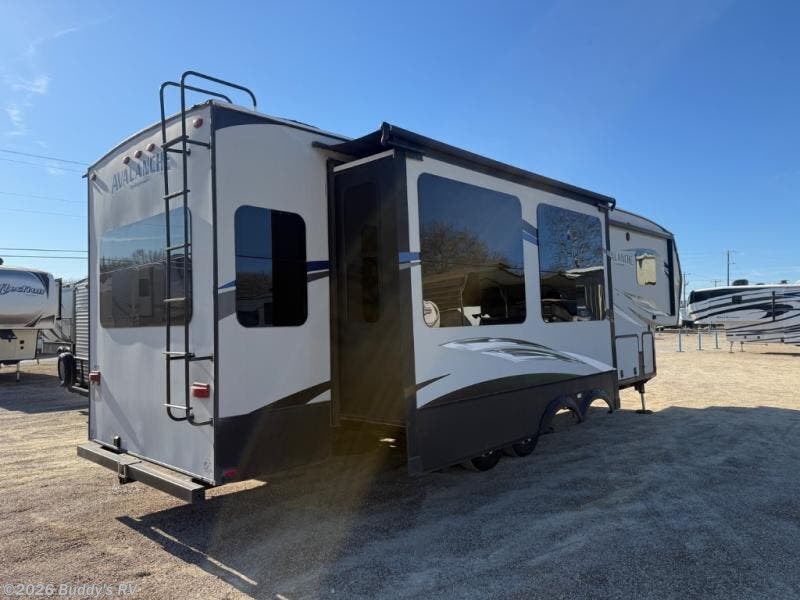 Used 2017 Keystone Avalanche 320RS available in Cleburne, Texas