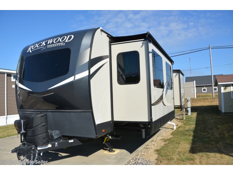 Used 2021 Forest River Rockwood Signature Ultra Lite 8335 SB available in Dayton, Ohio