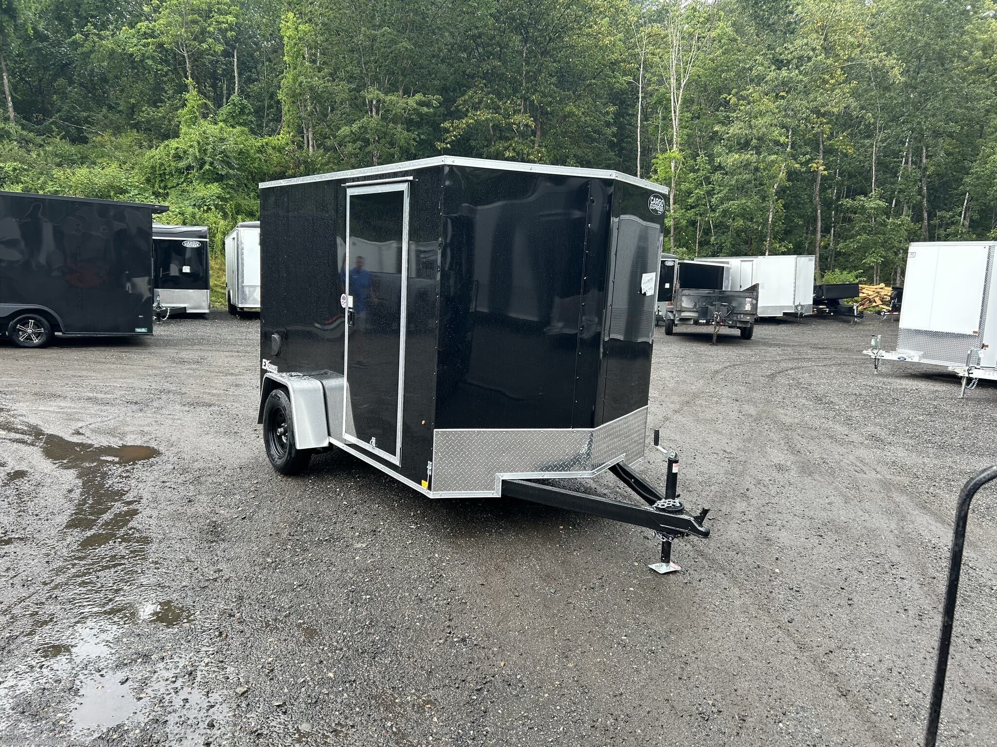 2025 Cargo Express EX EXDLX 6x10 V Front