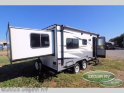 Used 2018 Starcraft Launch 19BHS available in Seguin, Texas