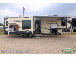 Used 2018 Heartland Big Country BC 3310QSCK available in Seguin, Texas