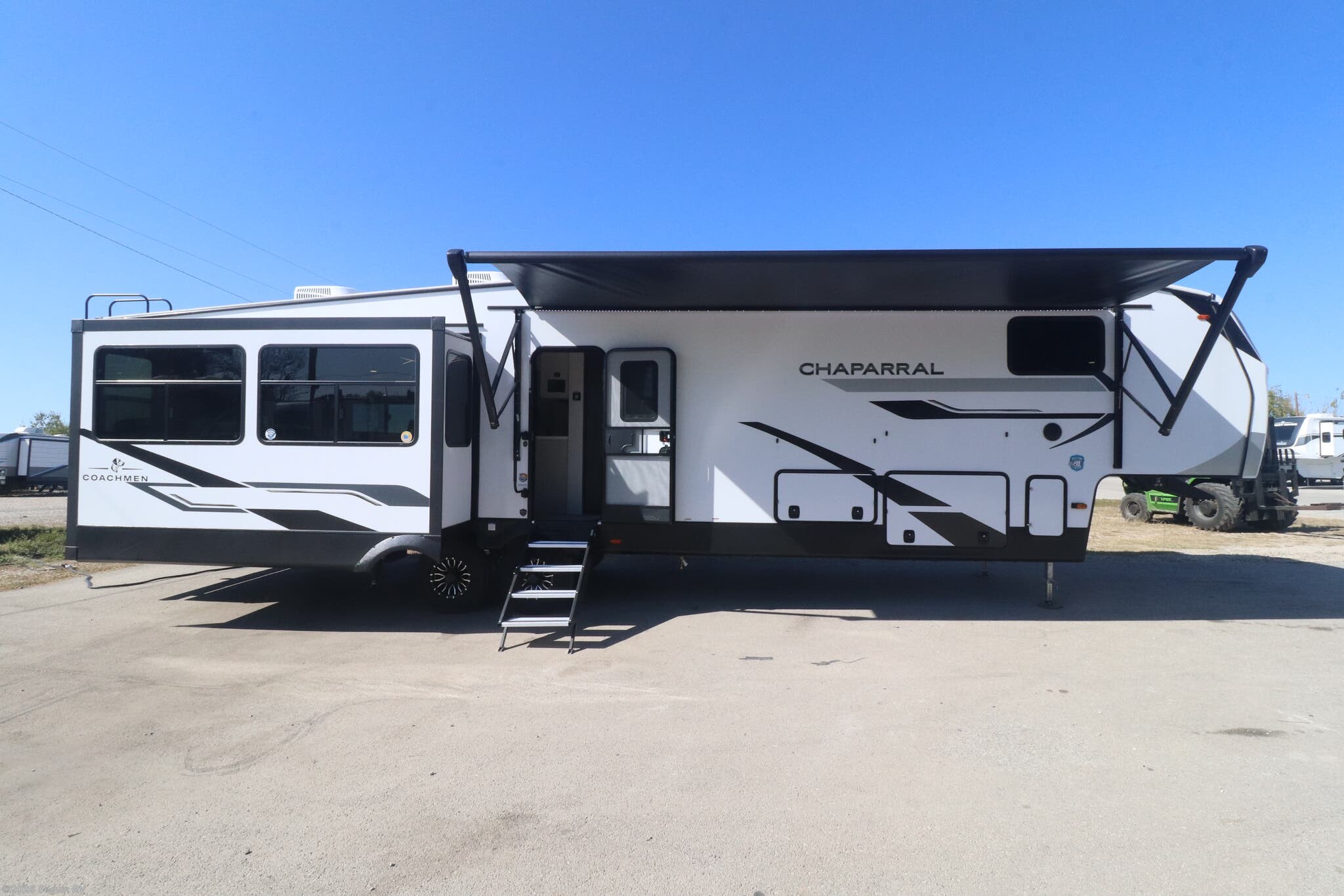 New 2025 Coachmen Chaparral 391MBH available in Seguin, Texas