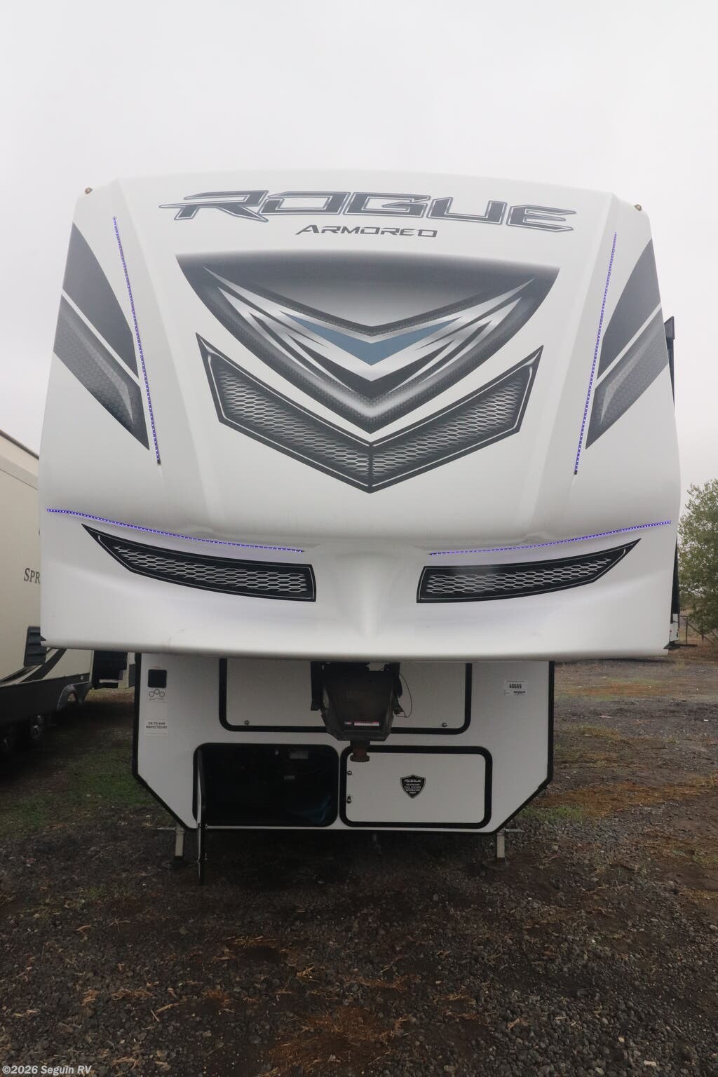 2021 Forest River Vengeance Rogue Armored 4007G2 - Used Fifth Wheel For Sale by Seguin RV in Seguin, Texas features Furnace, LP Detector, Oven, Batteries, Refrigerator