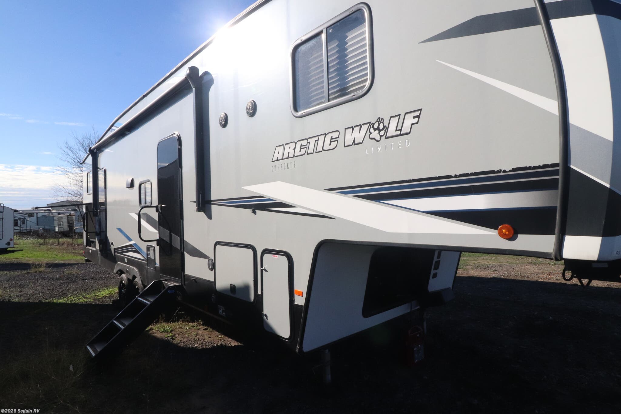 2021 ARCTIC WOLK 321BH by Cherokee from Seguin RV in Seguin, Texas